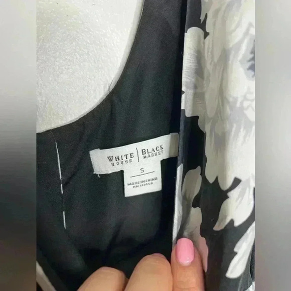 White House Black Market 100% Silk Floral Tie Back Tank Size Small - Picture 3 of 6